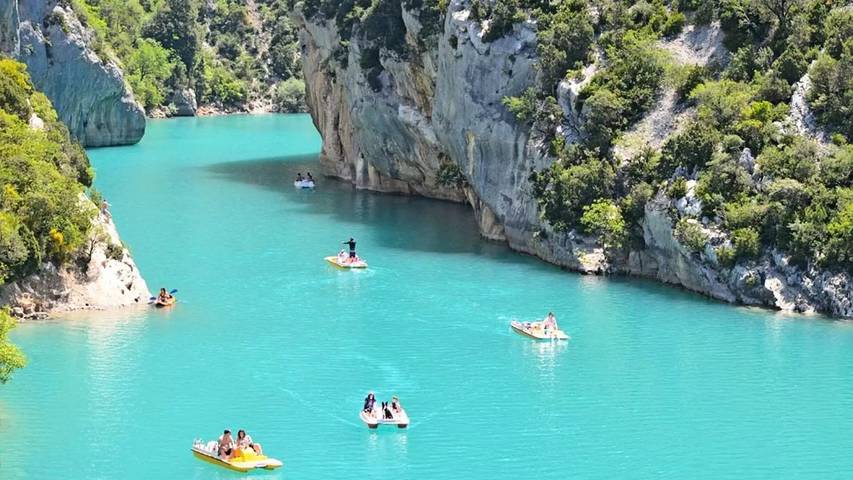 Camping für 4 Personen, mit Pool und Terrasse in Alpes-de-Haute-Provence - 3