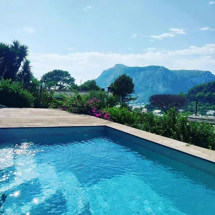 Villa per 3 persone, con panorama e piscina nonché giardino e terrazza, con animali domestici - 1