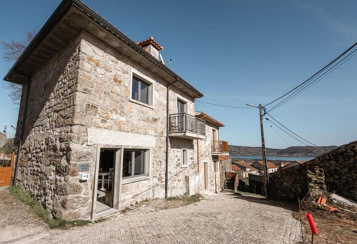 Location de vacances pour 4 personnes, avec Balcon et Terrasse ainsi que Jardin et Vue sur le lac dans Penedones