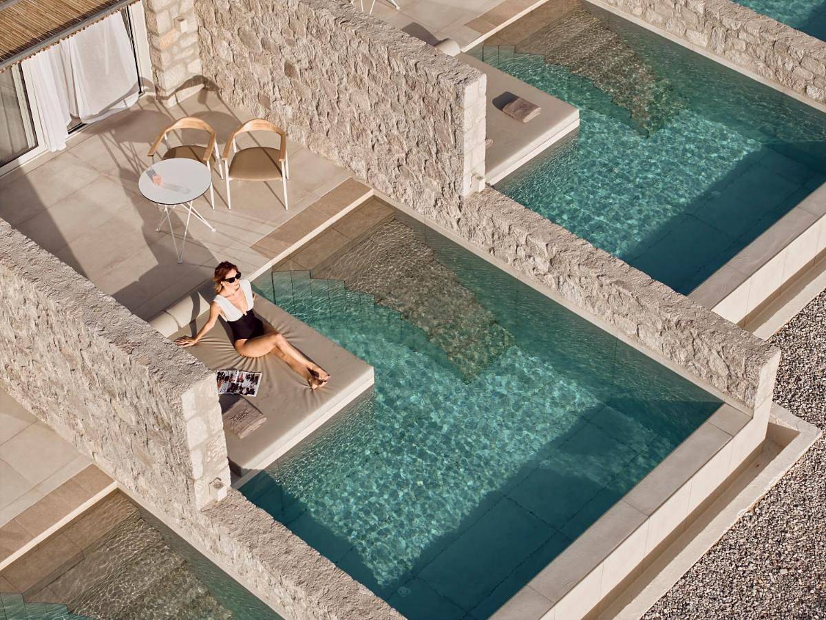 Seaview Suite with Private Pool in Milos