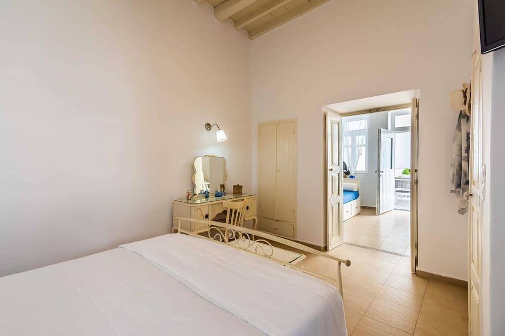 Cycladic home in Adamas, Casa Nostalgia, Greece in Milos