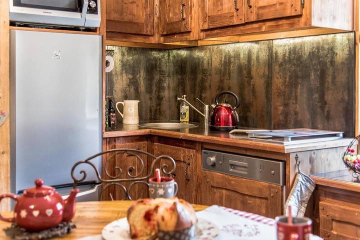 Gîte pour 4 personnes, avec vue et jardin, adapté aux familles dans Longefoy - 2