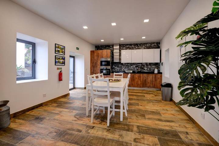 Casa rural para 8 personas, con Terraza además de Jardín y Vistas en Santa Cruz das Flores - 3