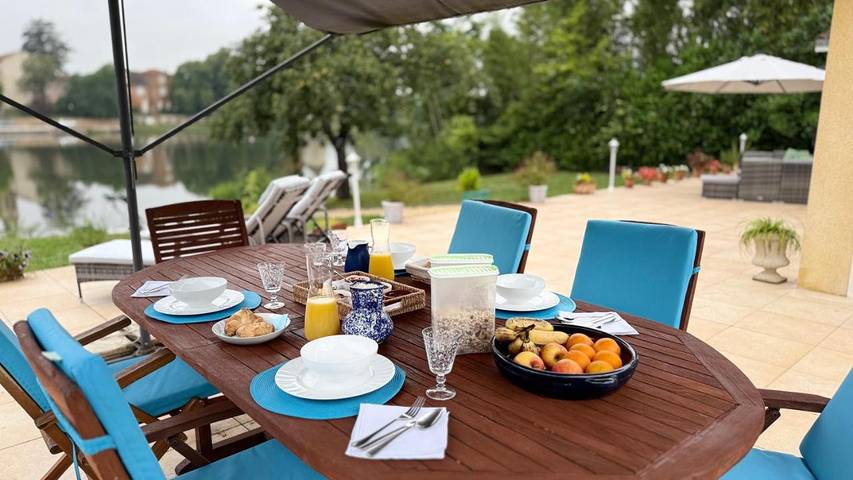 Gîte pour 2 personnes, avec piscine et vue ainsi que vue sur le lac et jardin à Le Temple-sur-Lot - 2