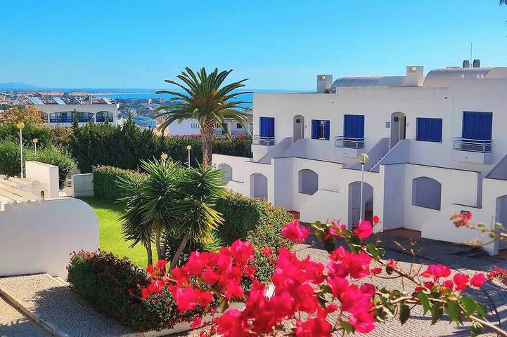 Apartamento de férias para 3 pessoas, com piscina e varanda e ainda jardim - 1