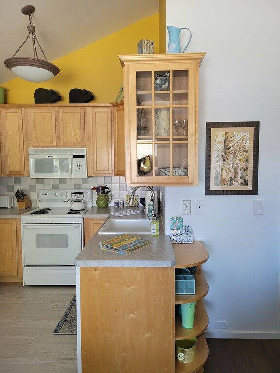 Ganze Wohnung, Ort! Zu Fuss In Die Stadt Und Zur Alten Mühle - Ein Schlafzimmer, Ein Block Vom Fluss Entfernt in Bend, Mt. Bachelor