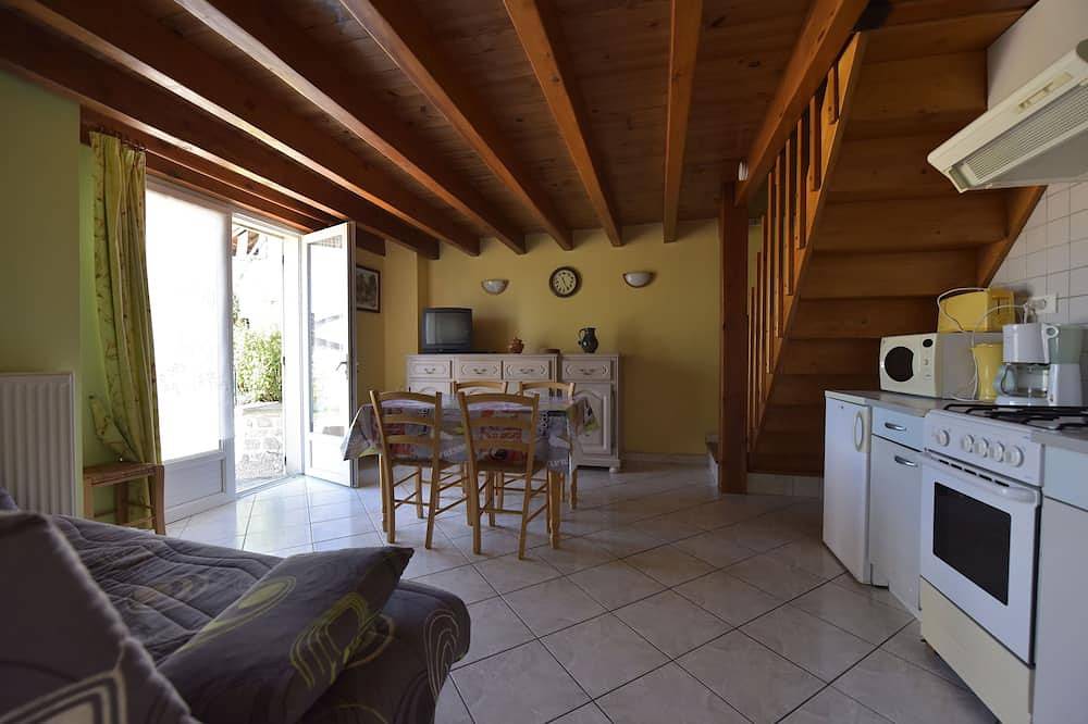 Vakantiehuis in le bouchaud in Gouttières, Riom en omgeving
