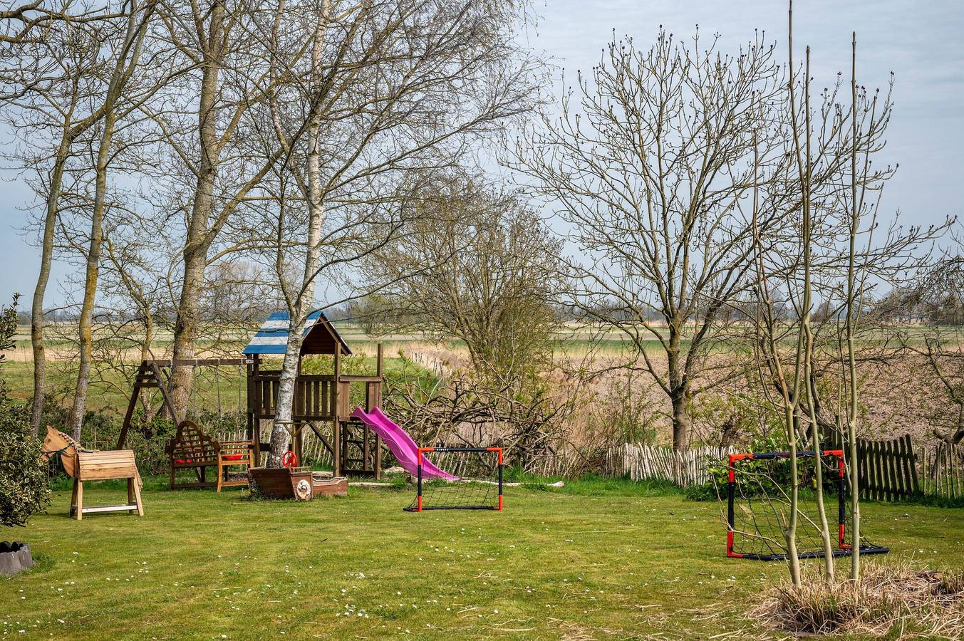Ganze Wohnung, Ferienwohnung 'Süderhuus' mit privater Terrasse, privatem Garten und Wi-Fi in Wangerland, Nordseeküste