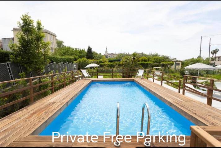 Appart’hôtel pour 2 personnes, avec Terrasse et Jardin ainsi que Piscine et Vue à Pompei