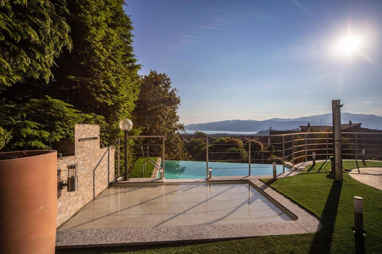 Villa Buzzi in Besozzo, Lago Maggiore (Lombardei)