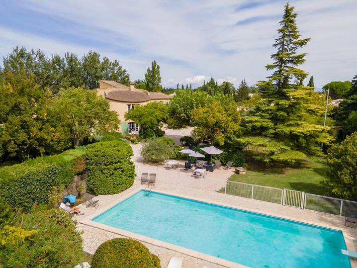 Hôtel pour 2 personnes, avec piscine ainsi que vue et jardin, adapté aux familles à Barbentane - 3
