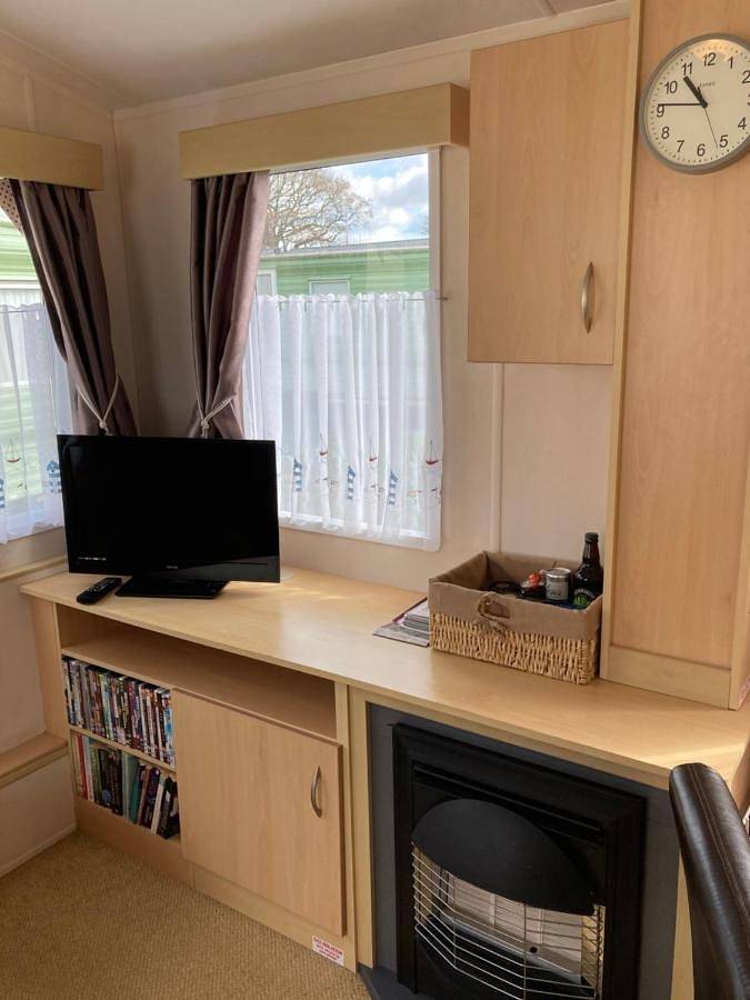 Sandy Feet Retreat, reduced ferry fair, please contact us direct in Sandown, Isle of Wight