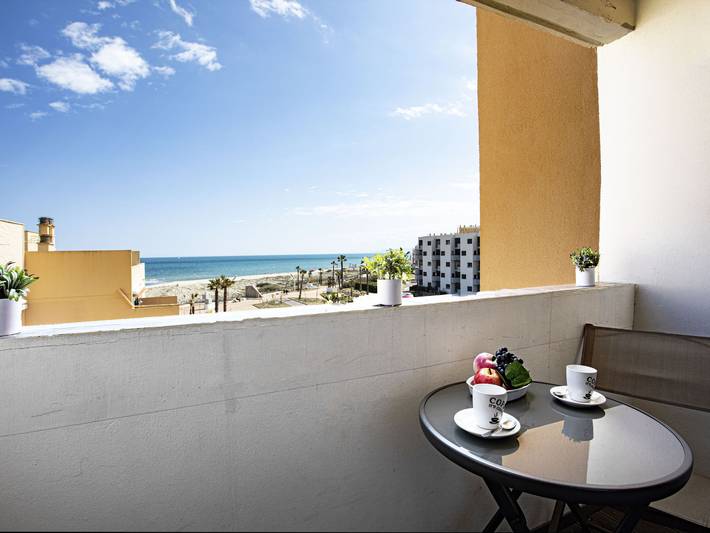 Gîte pour 4 personnes, avec terrasse dans Plage Lydia