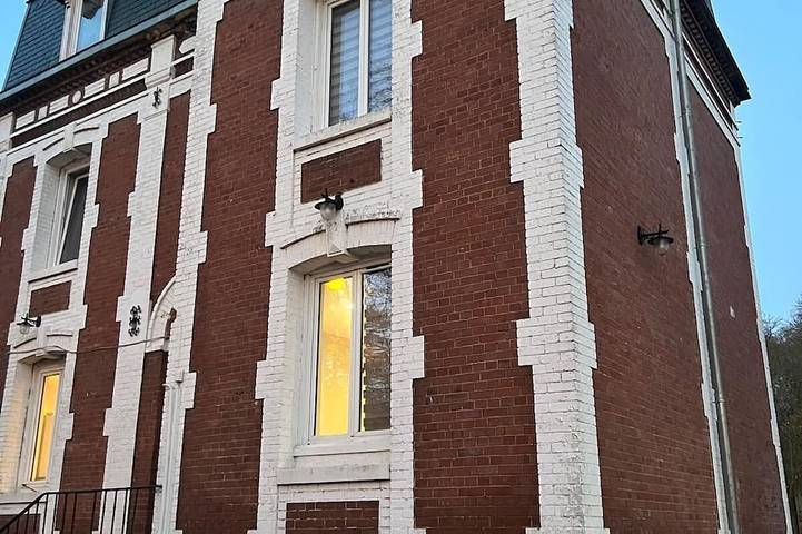 Location de vacances pour 15 personnes, avec jardin à Grand-Couronne