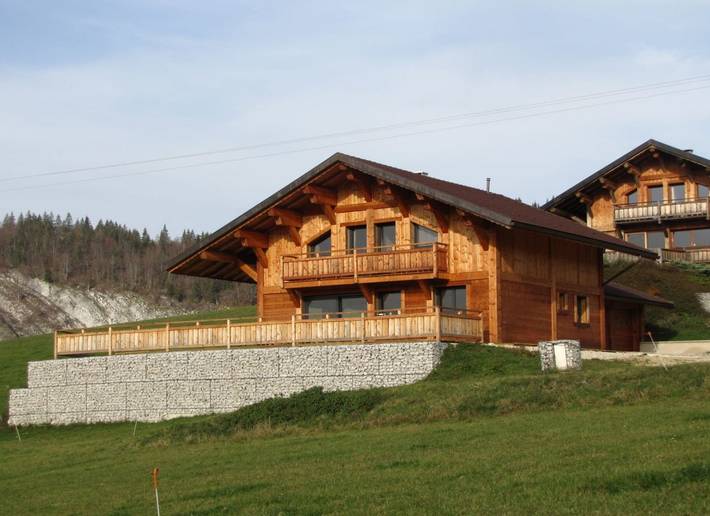 Gîte pour 10 personnes, avec Balcon et Terrasse ainsi que Jardin et Sauna à Foncine-le-Haut