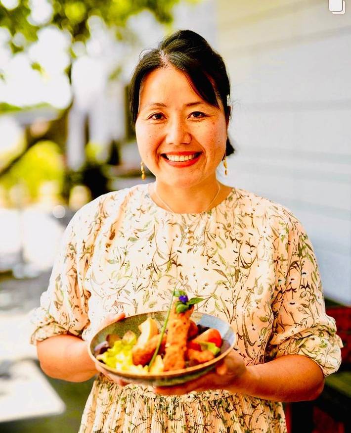 Gîte pour 2 personnes, avec piscine ainsi que vue et jardin à Merbes-le-Château