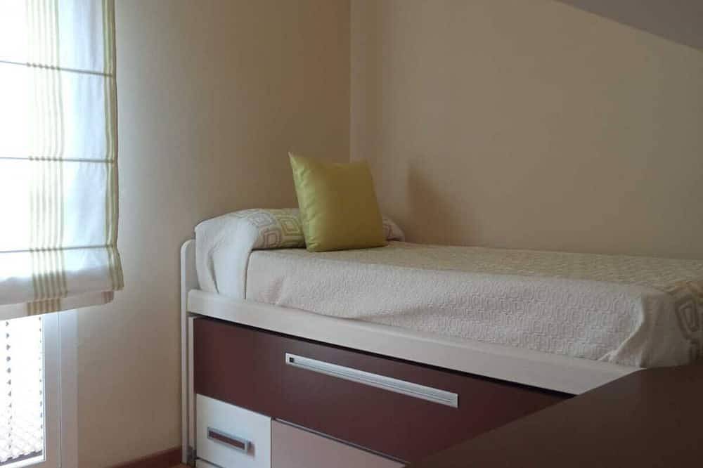 Appartement entier, Tourist lodging \"Los Naranjos\". in Almodóvar del Río, Province de Córdoba