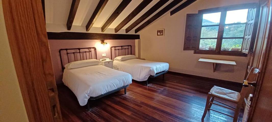 Casa rural para 3 personas, con jardín en Parque Nacional de Los Picos de Europa - 2