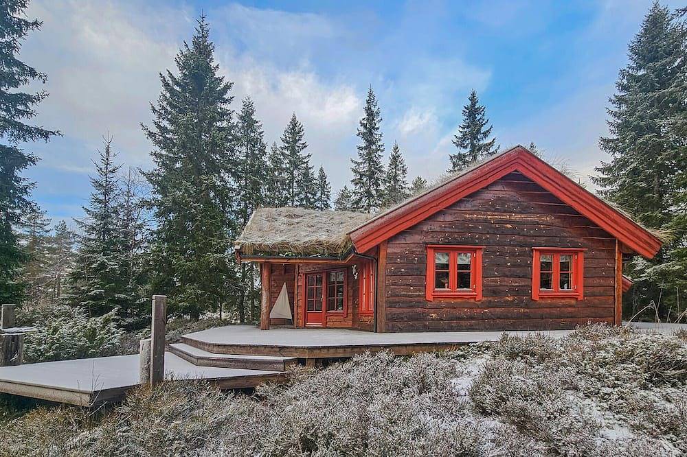 Wunderschönes Haus in Steinsholt mit Hafenblick in Lardal