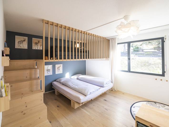 Ganze Ferienwohnung, Abitaziun Patgific - Ferienwohnung im Casa Hirundella - 3.5 Zimmerwohnung mit Sitzplatz für Familien und Naturliebhaber in Trin Mulin, Trin