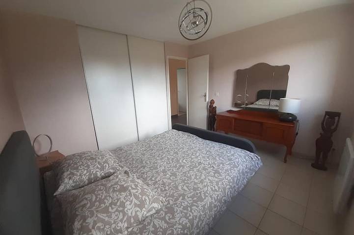 Gîte pour 8 personnes, avec terrasse ainsi que jardin et piscine à Pouillon - 3
