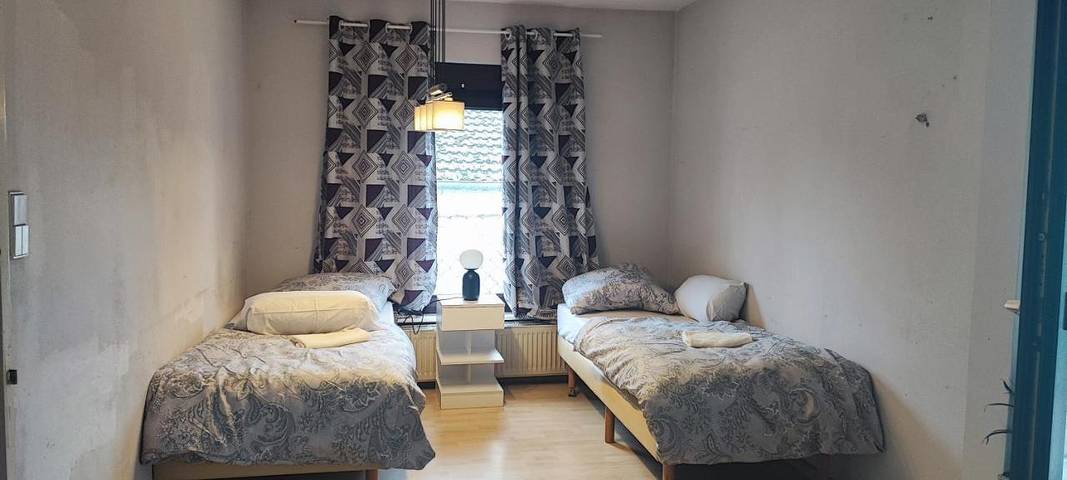 Ferienwohnung für 6 Personen, mit Ausblick und Terrasse sowie Garten in Spandau