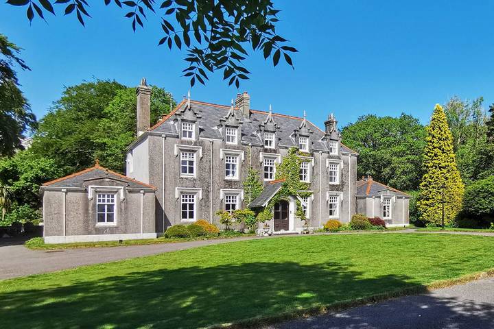 Villa with pool for 18 people, with garden in the United Kingdom