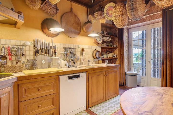 Chambre d’hôtes Chambre d'hôtes au Paradis, avec vue sur les Pyrénées,  lac, piscine privée et Wi-Fi in Saint-Frajou, Haute-Garonne