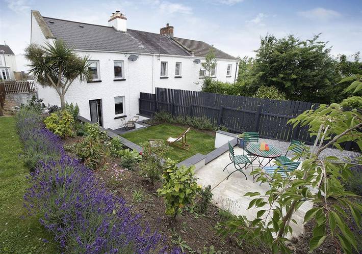 Old Coastguard Cottage in Swansea region