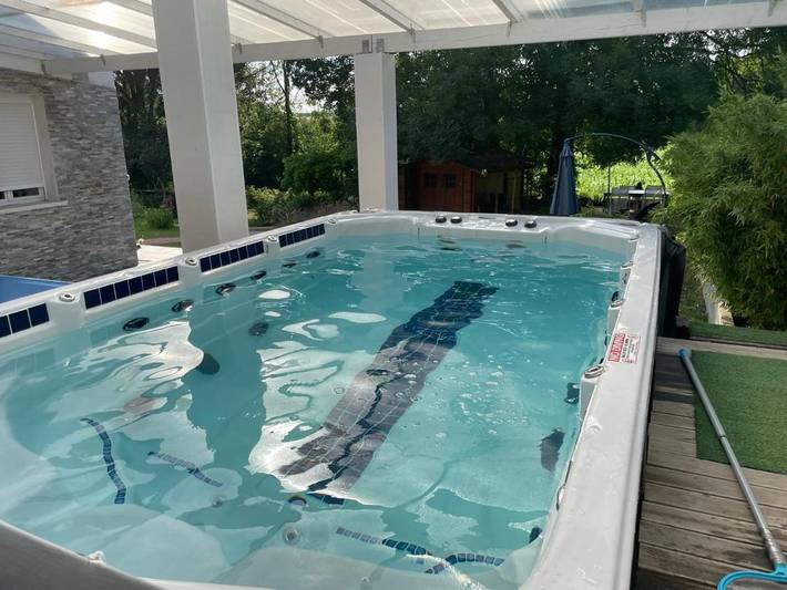 Gîte pour 2 personnes, avec vue et sauna ainsi que jardin et piscine dans Les Aix-d'Angillon - 4