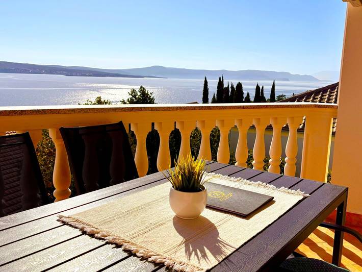 Apartament wakacyjny dla 5 osób, z basen i balkon w Crikvenica