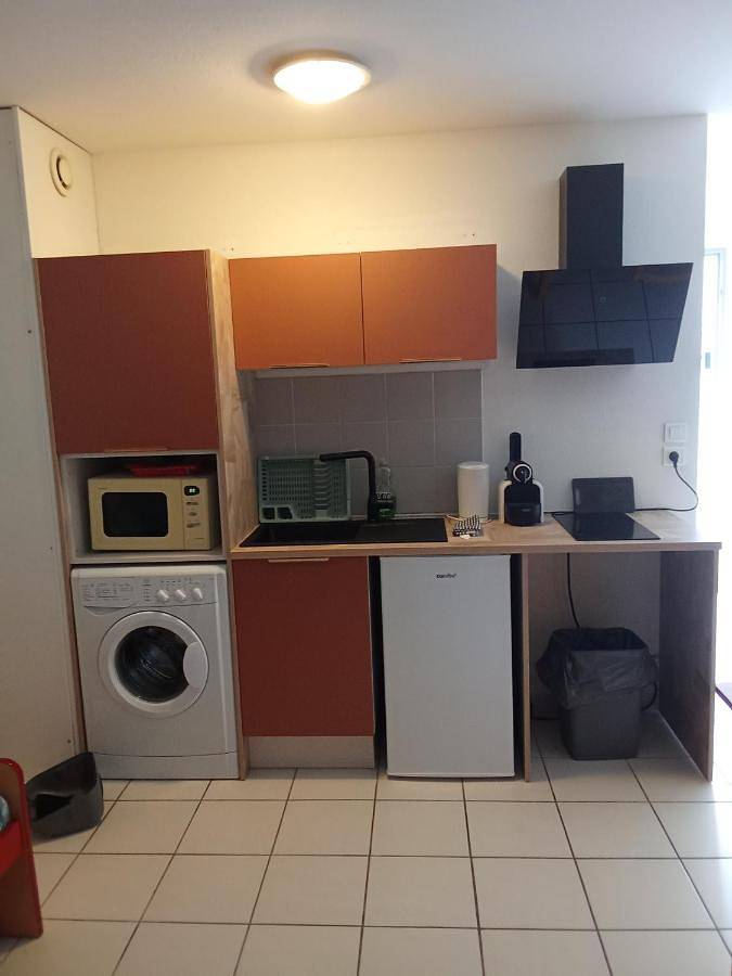 Location de vacances pour 6 personnes, avec terrasse et piscine dans Saint-Geniez-d'Olt-et-d'Aubrac - 3