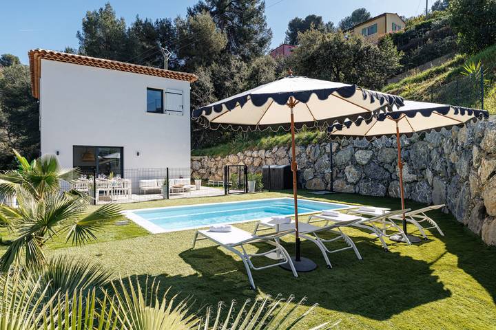 Villa pour 6 personnes, avec terrasse et jardin dans les Alpes maritimes