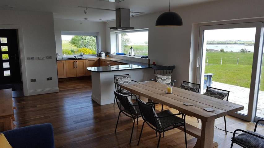 Location de vacances pour 6 personnes, avec vue et jardin à Oranmore - 2