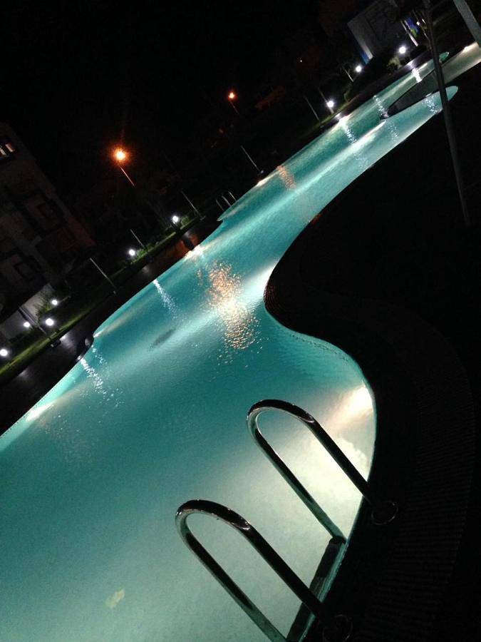 Apartamento de vacaciones para 4 personas, con vistas además de balcón y piscina - 1