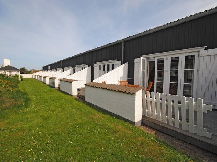 Ferielejlighed for 6 personer, med terrasse i Agger