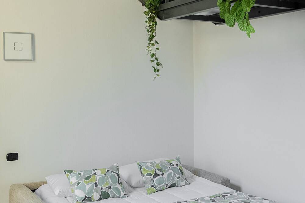 Entire apartment, Mini Loft Torre San Vitale in Como, Lake Como