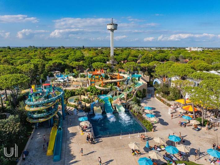 Resort per 6 persone, con Balcone e Idromassaggio nonché Terrazza e Giardino a Cavallino-Treporti
