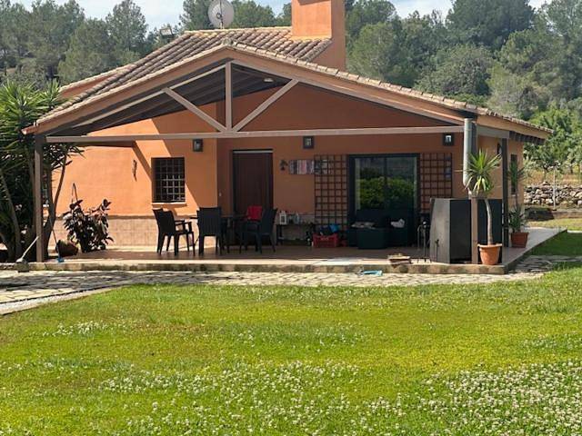 Chalet para 5 personas, con piscina además de jardín y terraza, Se admiten mascotas en Canal de Navarrés - 2