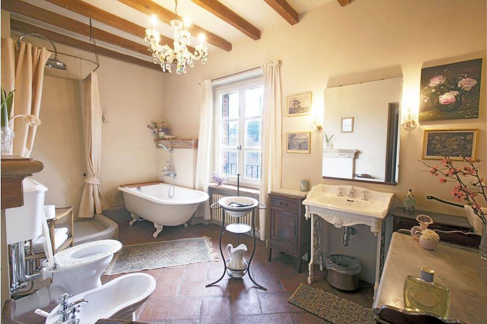 Daniela's house Salsomaggiore swimmingpool villa with private chef on request in Salsomaggiore Terme, Parma Province