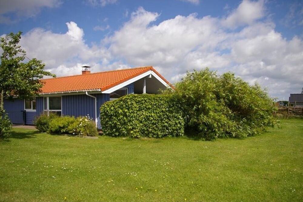 Ganze Wohnung, Ferienwohnung 'Ferienhaus Ty Glaz' mit gemeinsamer Terrasse, gemeinsamem Garten und Wi-Fi in Wesselburenerkoog, Dithmarschen