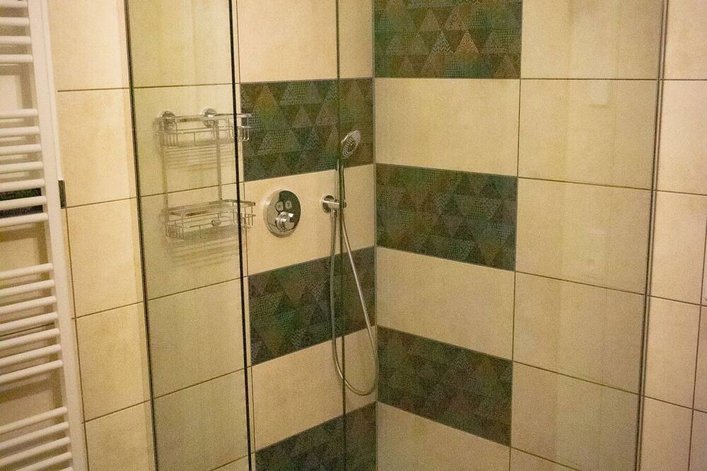 Ganze Wohnung, Komfortable Ferienwohnung mit Sauna und großem Wohn- und Essbereich in Kirchzell, Main-Odenwald