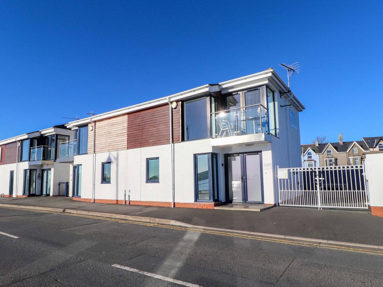 Sea Breeze Retreat in Pwllheli, Gwynedd