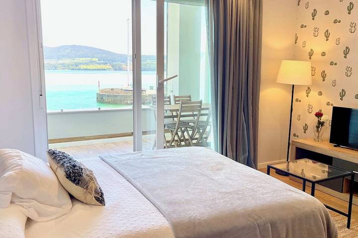 Entire apartment, The Cliffs  A Ribeira - Llas in Foz, A Mariña Lucense
