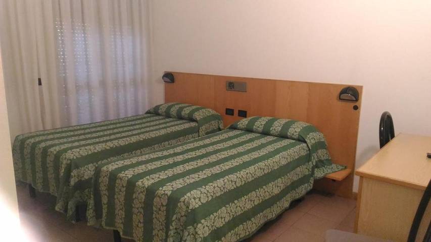 Hôtel pour 3 personnes, avec bassin pour enfant ainsi que piscine et jardin à Chiavenna - 2