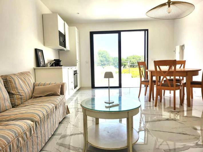 Gîte pour 2 personnes, avec vue et terrasse, animaux acceptés à La Crau - 3