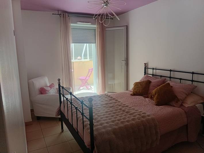 Apartamento entero, Apartamento 'Le Village' con terraza privada, balcón y wifi in Marsella, Marsella region