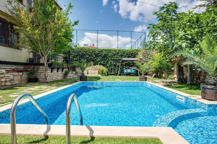 Ferienhaus für 12 Personen, mit Garten und Ausblick sowie Pool in Bulgarien