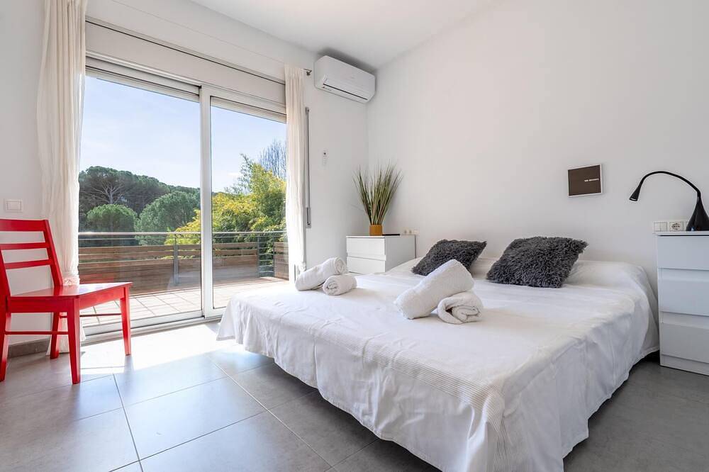 Villa con piscina privada y bbq a 15min playa in Llagostera, Costa Brava