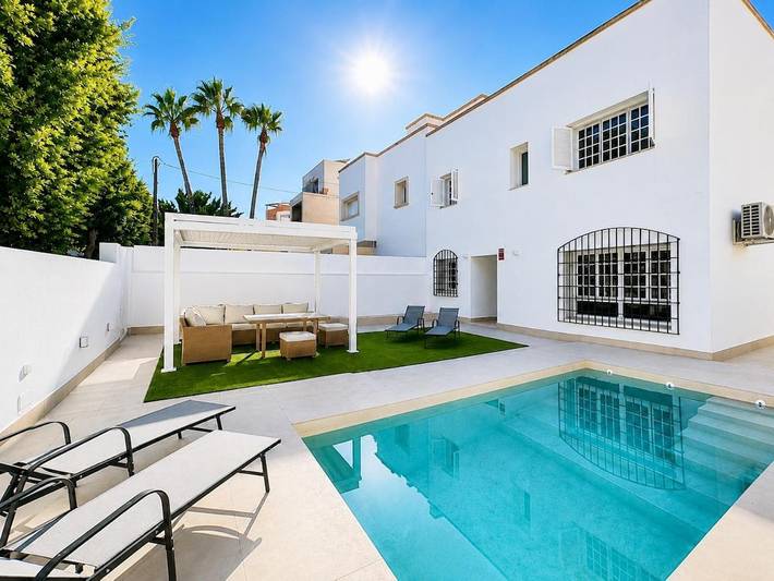 Casa rural para 8 personas, con Terraza además de Jardín y Piscina en Enix